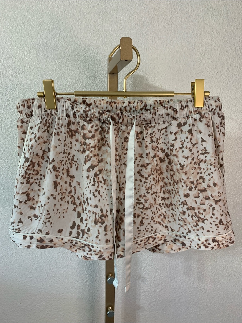 Women's Cream & Brown Printed Drawstring lounge Shorts- Small